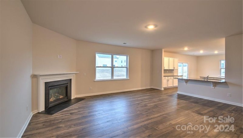 Property image 5 at 563 Country Oak Drive, Asheville, NC 28804