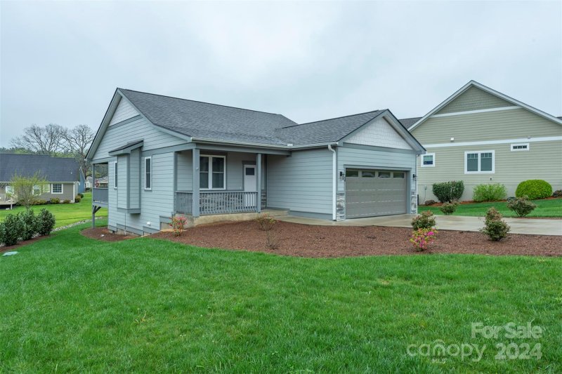 Property image 2 at 64 Foundry Lane, Hendersonville, NC 28792