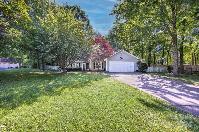 Property image 2 at 3016 Mill Stream Court, Matthews, NC 28104