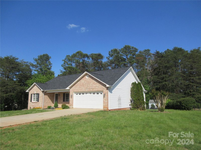 Property image 3 at 5090 Mill Pond Drive, Conover, NC 28613