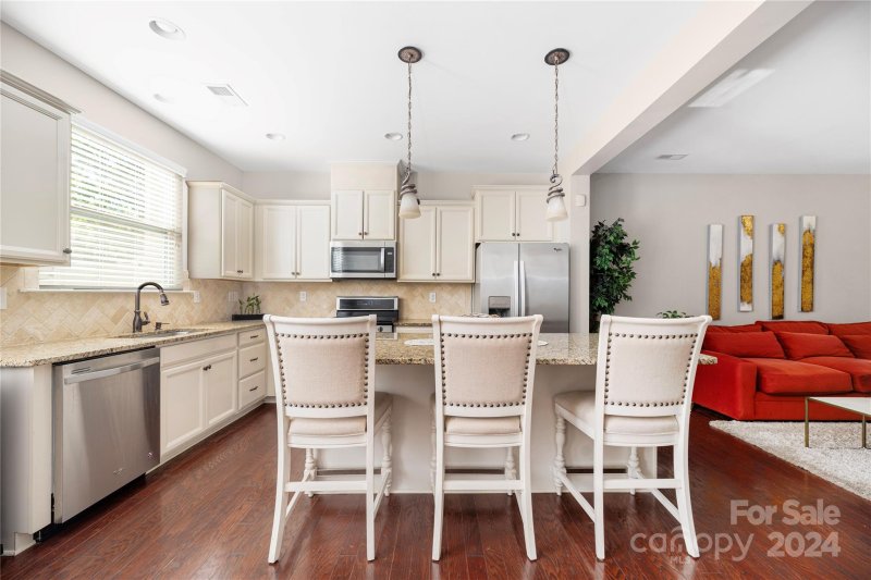 Property image 3 at 5643 Stonewells Drive, Charlotte, NC 28278