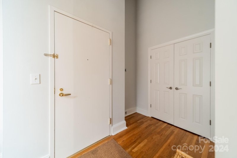 Property image 2 at 310 Arlington Avenue, Charlotte, NC 28203