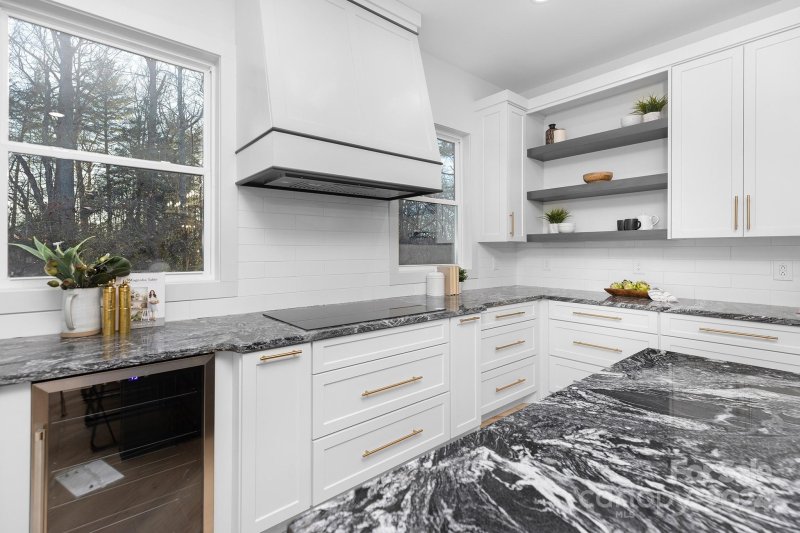 Property image 5 at 3902 13th Street, Hickory, NC 28601