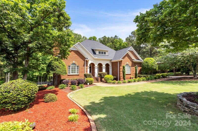 Property image 2 at 323 Benford Drive, Boiling Springs, SC 29316