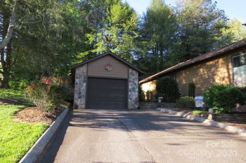 Property image 4 at 22 Eagle Run, Brevard, NC 28712