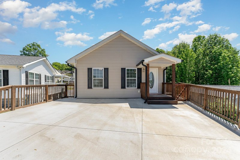 Property image 5 of 159 Badin Lake Circle in Badin Shores Resort, New London, NC 28127