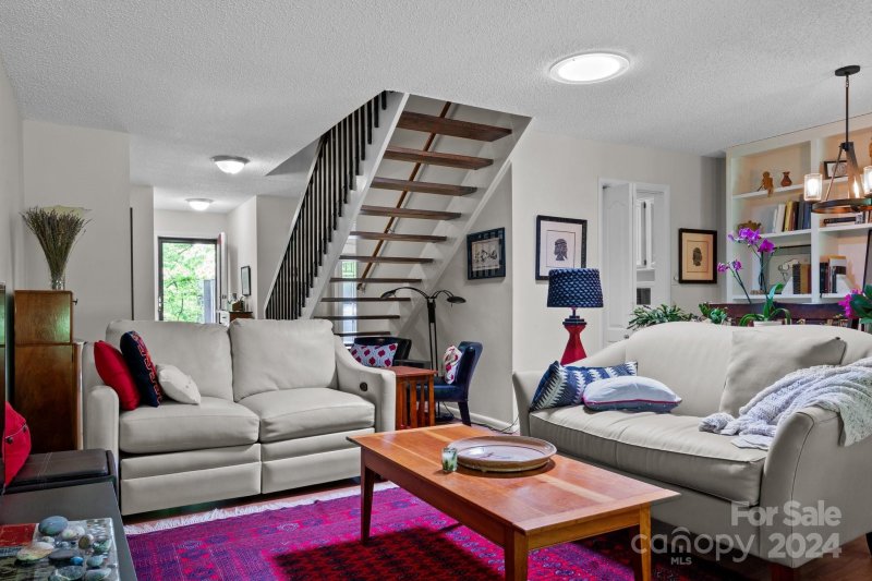 Property image 4 at 103 Crowfields Drive, Asheville, NC 28803