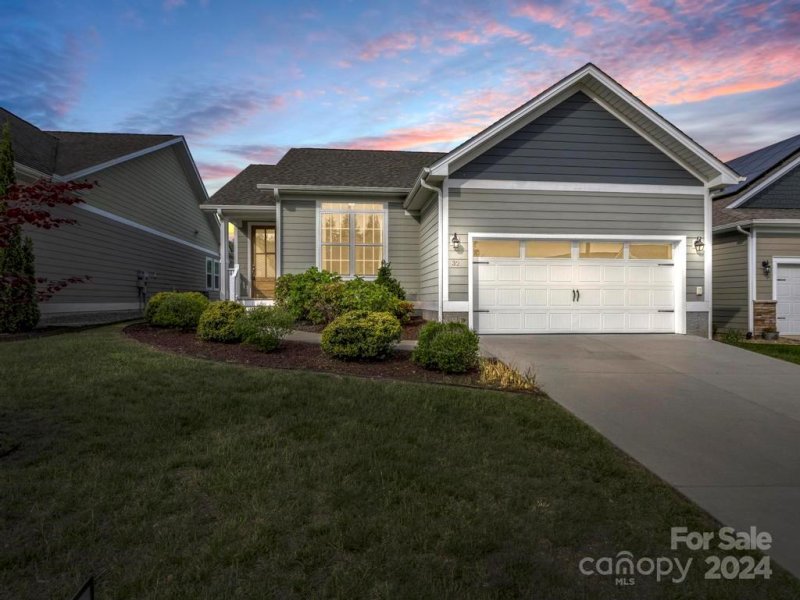 Property image 2 at 32 Rose Point Drive, Leicester, NC 28748