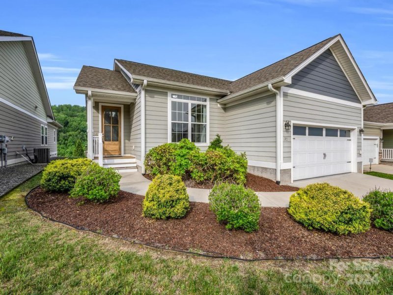 Property image 3 at 32 Rose Point Drive, Leicester, NC 28748