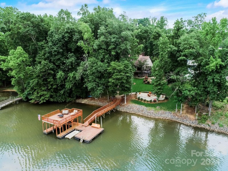 11904 Mountain Crest Circle