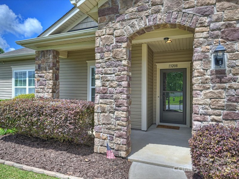 Property image 3 at 13208 Hunting Birds Lane, Charlotte, NC 28278