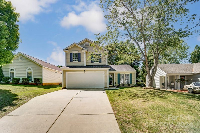 Property image 2 at 9108 Shenington Place, Charlotte, NC 28216