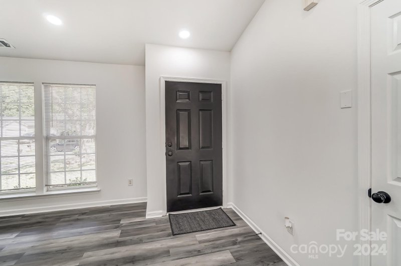 Property image 4 at 9108 Shenington Place, Charlotte, NC 28216