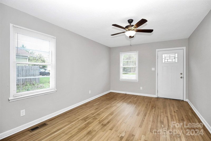 Property image 5 at 318 Leafmore Drive, Charlotte, NC 28213