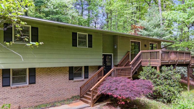 Property image 2 at 229 Turtle Lane, Hendersonville, NC 28791