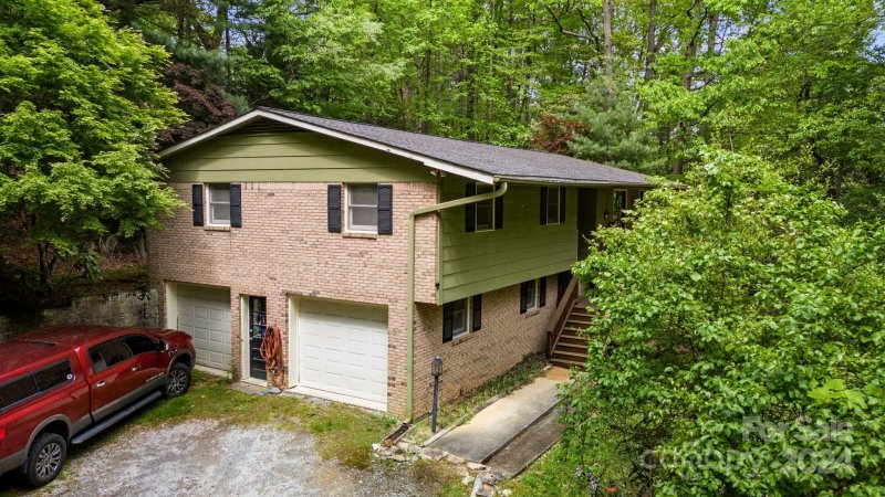 Property image 4 at 229 Turtle Lane, Hendersonville, NC 28791