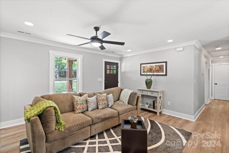 Property image 5 at 1120 Comstock Drive, Charlotte, NC 28217