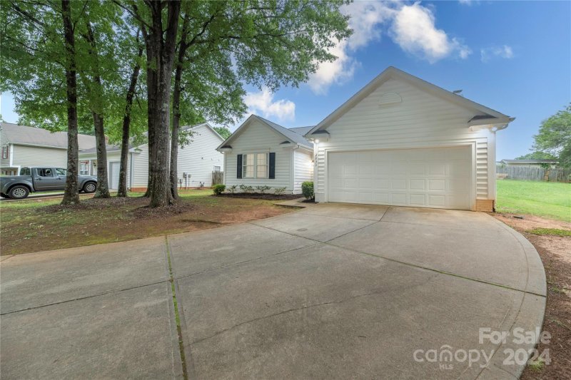 Property image 2 at 2935 Hosta Drive, Charlotte, NC 28269