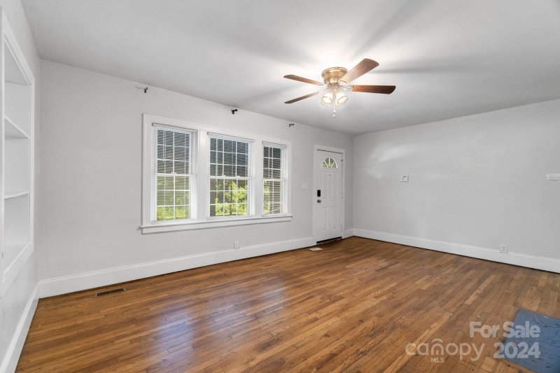 Property image 3 at 2036 Revolution Park Drive, Charlotte, NC 28208