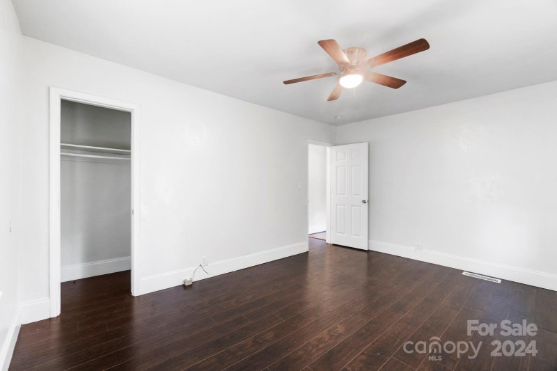 Property image 4 at 2036 Revolution Park Drive, Charlotte, NC 28208