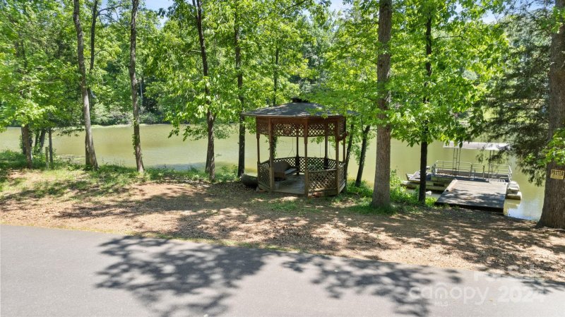 Property image 5 at 438 Lake Shore Drive, Fort Mill, SC 29715