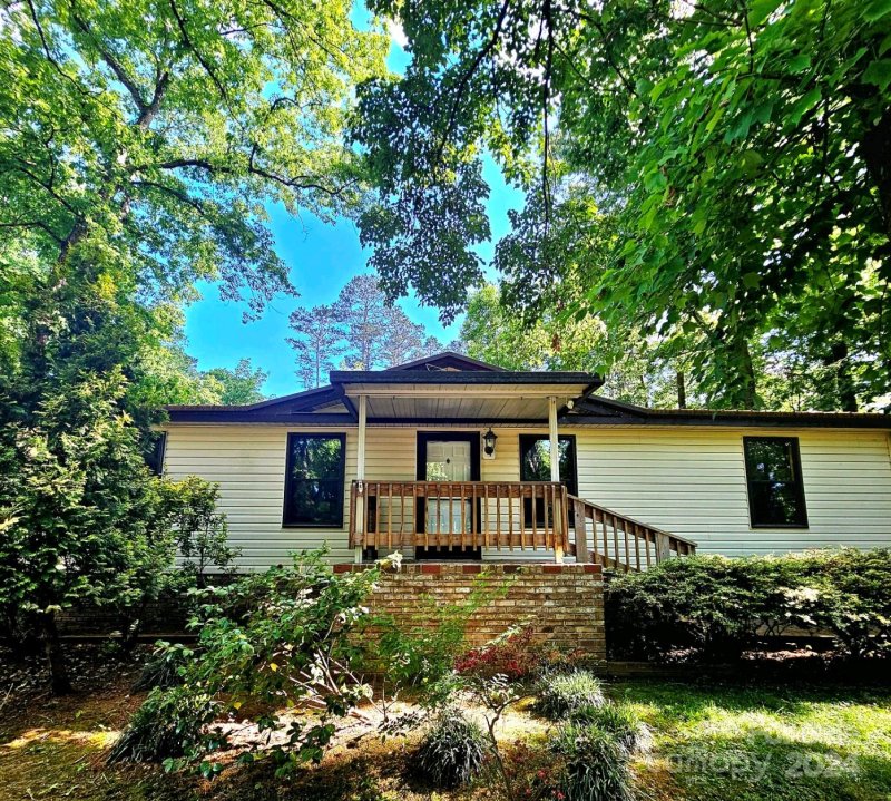 Property image 2 at 162 5th Avenue, New London, NC 28127