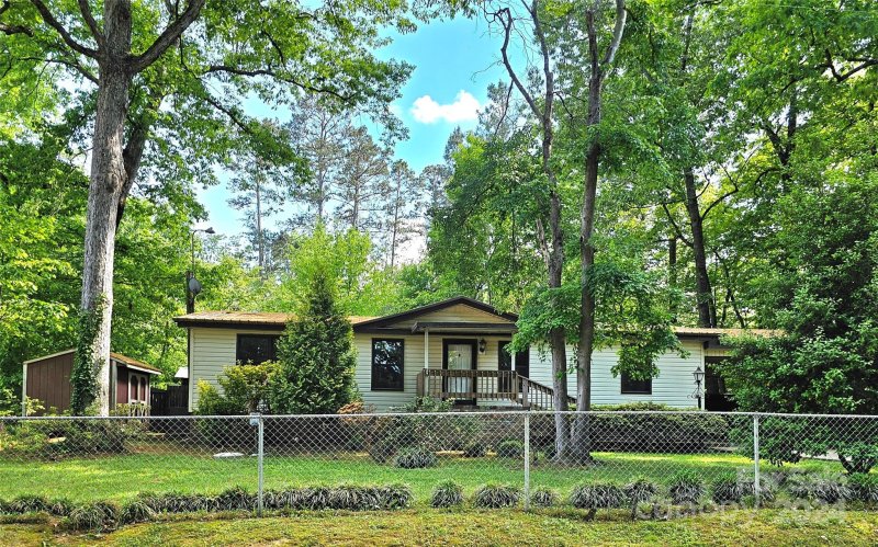 Property image 3 at 162 5th Avenue, New London, NC 28127