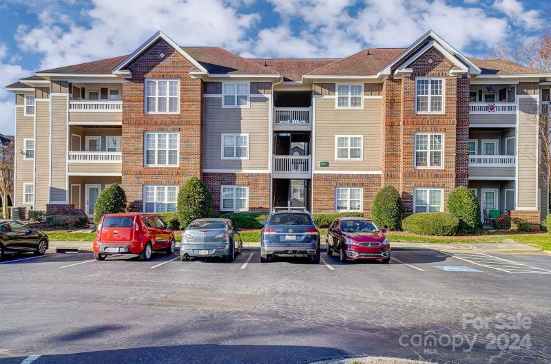 Property image 2 at 9849 Campus Walk Lane, Charlotte, NC 28262