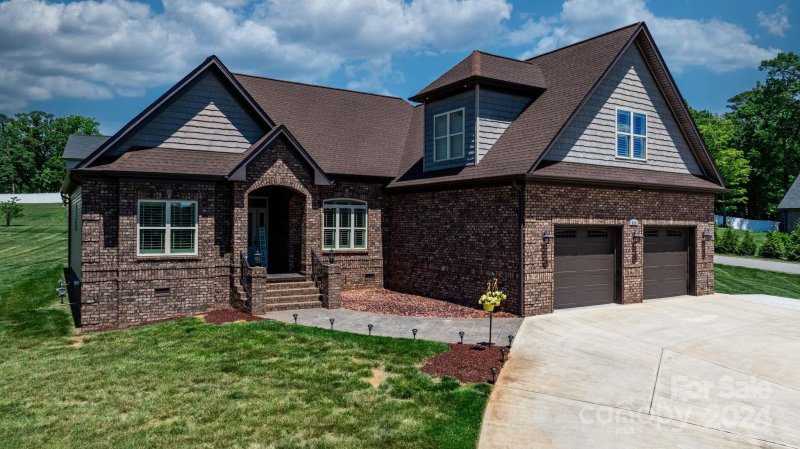 Property image 4 at 5160 Meadow Park Lane, Hickory, NC 28602