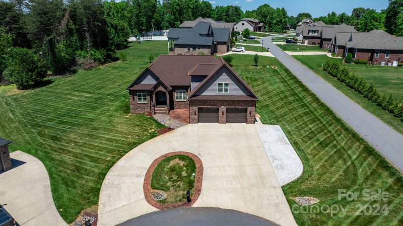 Property image 5 at 5160 Meadow Park Lane, Hickory, NC 28602