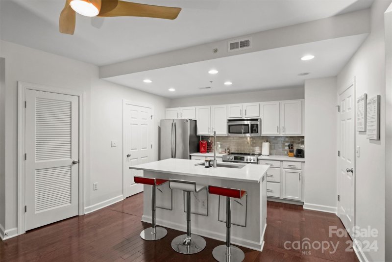 Property image 3 at 718 W Trade Street, Charlotte, NC 28202