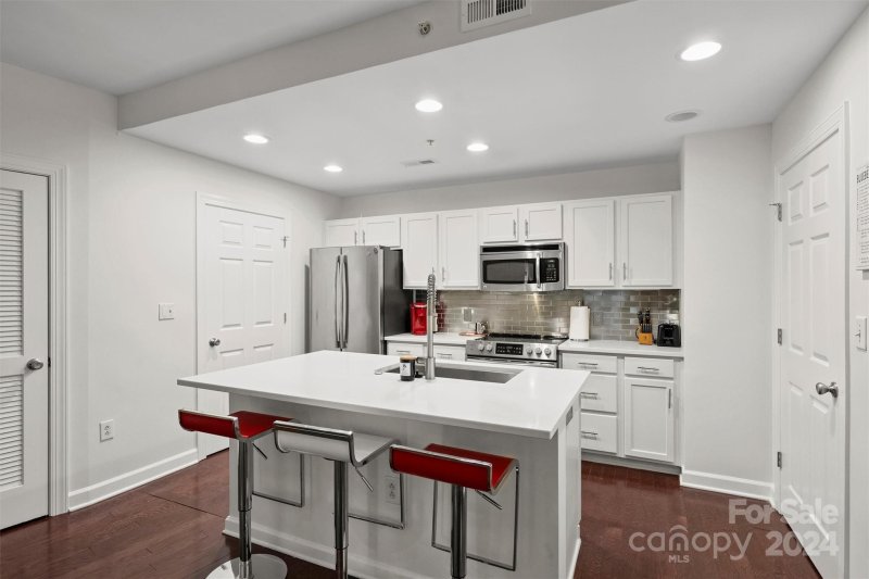 Property image 4 at 718 W Trade Street, Charlotte, NC 28202