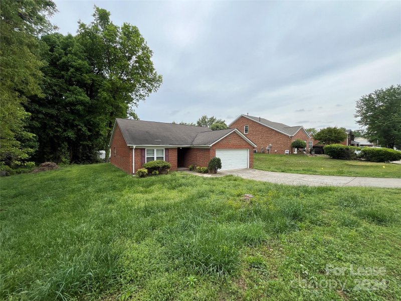 Property image 3 at 6811 Rumple Road, Charlotte, NC 28262