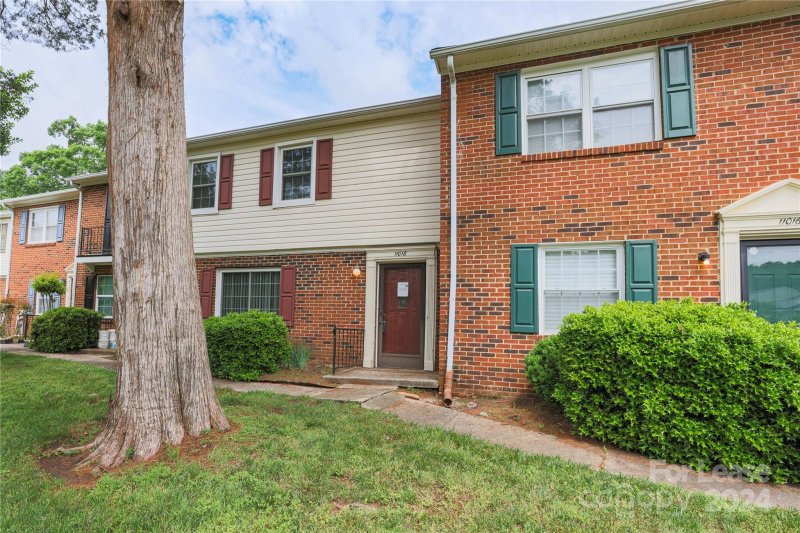 Property image 2 at 11018 Hunter Trail Lane, Charlotte, NC 28226