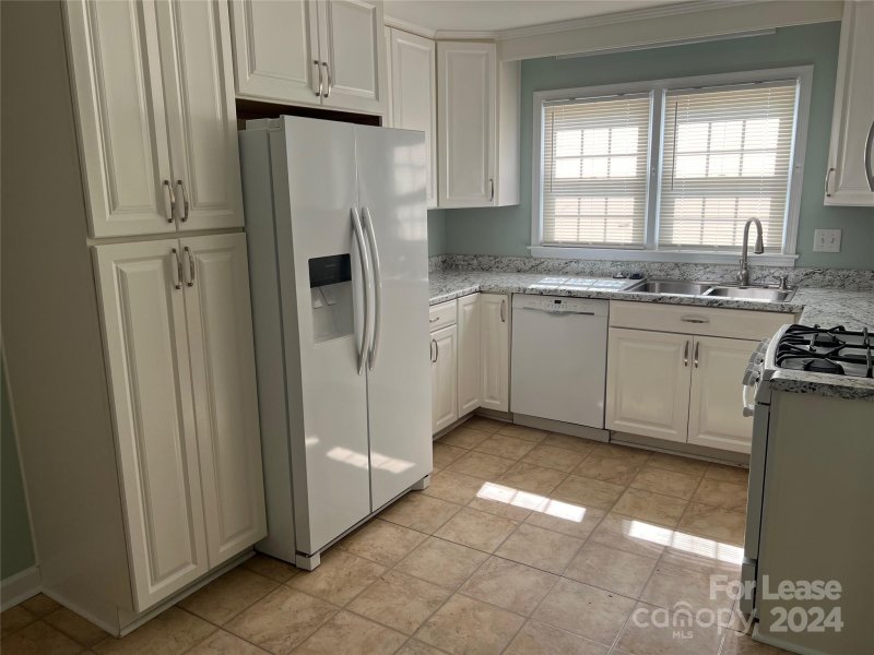 Property image 2 at 9222 Robert Frost Lane, Charlotte, NC 28213