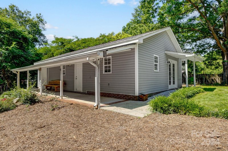 Property image 4 at 310 Fielding Road, Charlotte, NC 28214