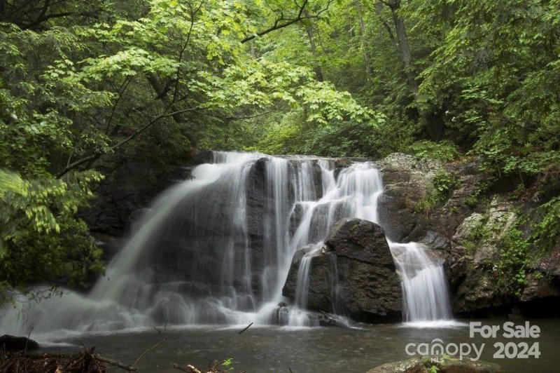 Property image 5 of 236 Nottingham Drive in Brights Creek, Mill Spring, NC 28756