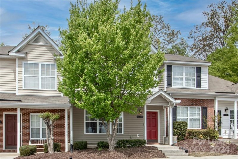 Property image 2 at 137 Lynch Circle, Mooresville, NC 28117