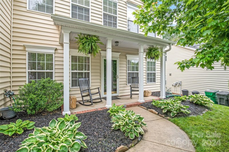 Property image 3 at 6519 Falls Lake Drive, Charlotte, NC 28270