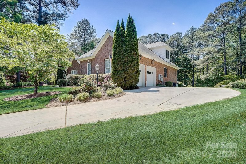 Property image 2 at 4565 River Hills Drive, Denver, NC 28037