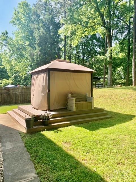 Property image 3 at 8402 Mission Hills Road, Charlotte, NC 28227