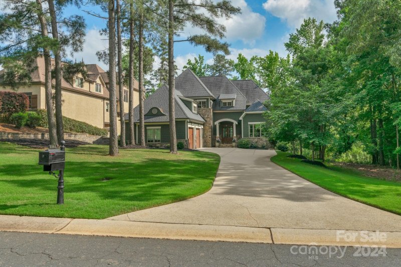 3303 Lake Pointe Drive
