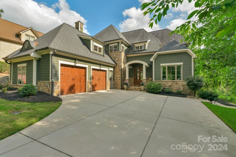 Property image 2 at 3303 Lake Pointe Drive, Belmont, NC 28012