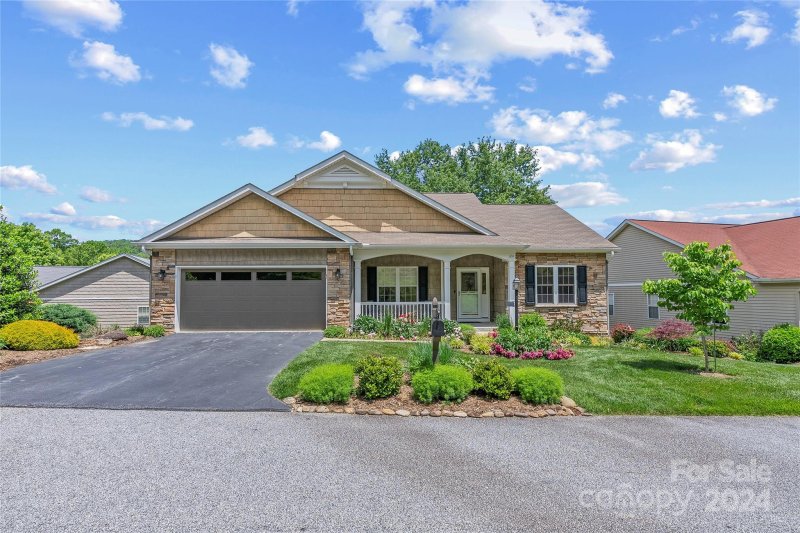 Property image 2 at 124 Old Pasture Way, Hendersonville, NC 28739