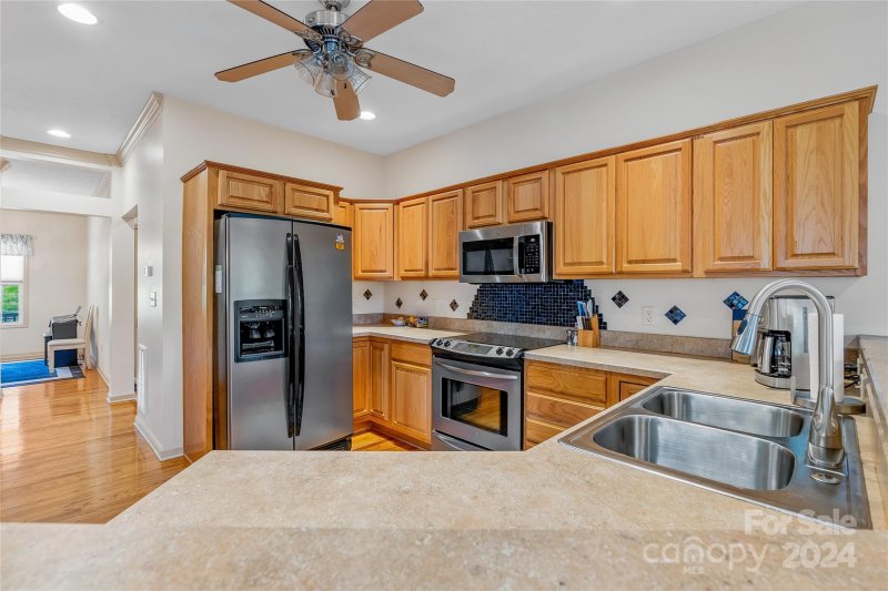 Property image 3 at 124 Old Pasture Way, Hendersonville, NC 28739