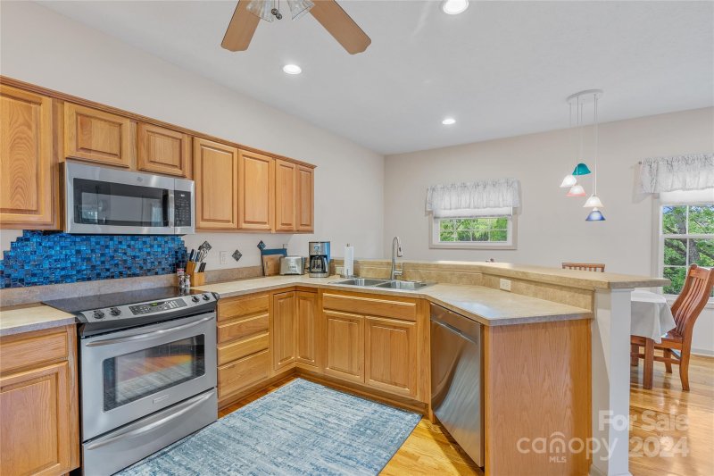 Property image 4 at 124 Old Pasture Way, Hendersonville, NC 28739