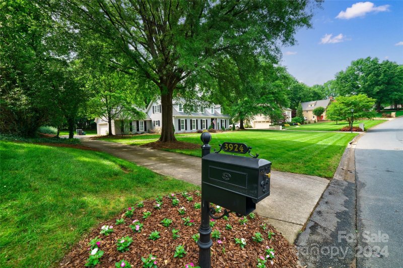 Property image 3 at 3924 Huntcliff Drive, Charlotte, NC 28226