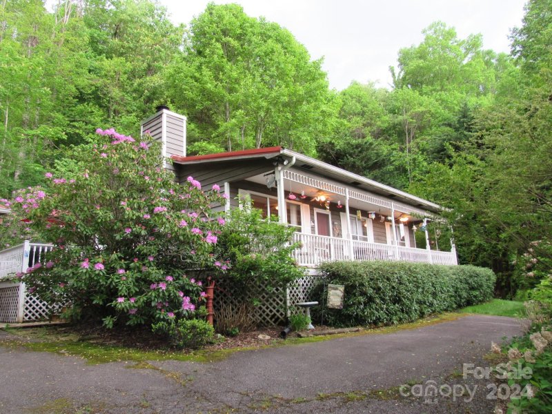 Property image 2 at 1053 Mountain Lake Drive, Waynesville, NC 28785