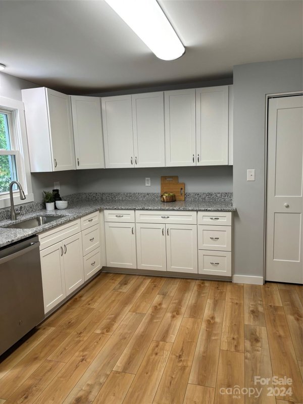 Property image 3 at 155 Regency Road, Mooresville, NC 28117