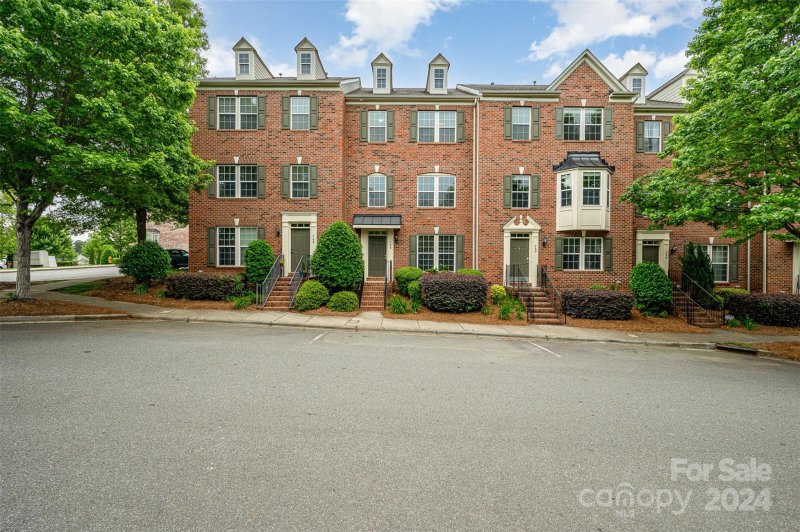 Property image 3 at 764 Naramore Street, Davidson, NC 28036